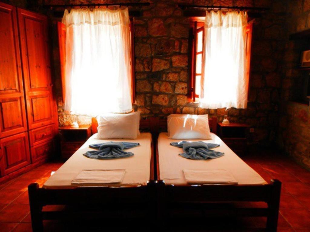 Patmos Garden room 2